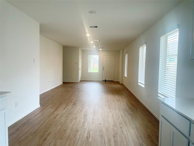 Building Photo - 21919 Scopeto Ln