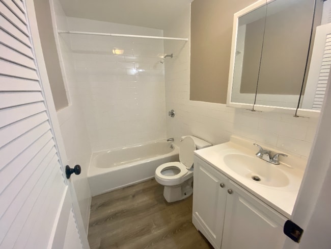 Building Photo - 200 Mountain Ave