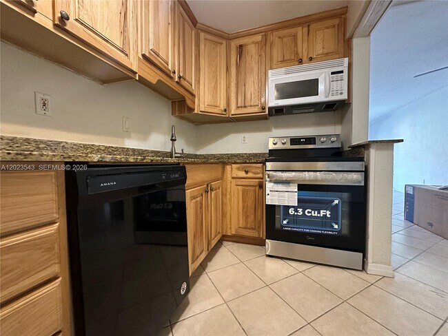 Building Photo - 8650 SW 67th Ave