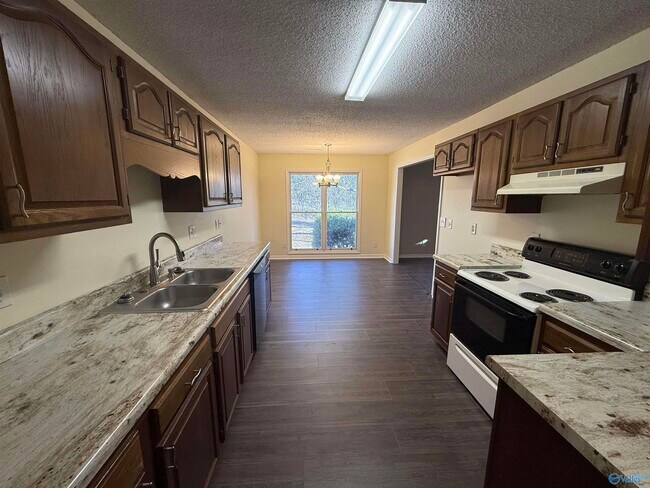 Building Photo - 113 Suffolk Dr