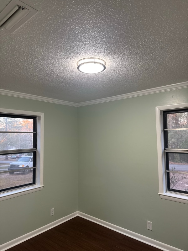 Building Photo - 152 James Ave