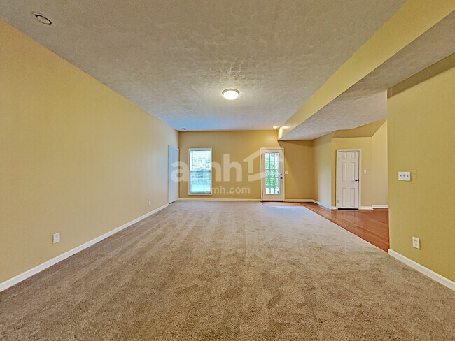 Foto del edificio - 435 Rocky Crest Dr