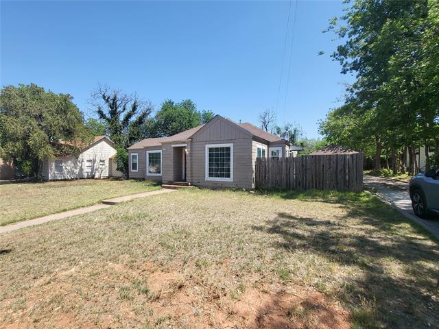 Building Photo - 257 College Dr