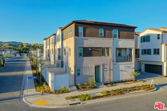 Building Photo - 3015 Tallahassee Ln