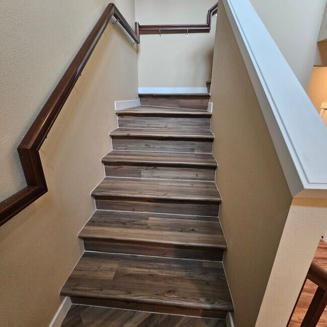 Foto del edificio - A Place to Call Home: Modern 4-Bedroom With Open Layout & Fenced Yard