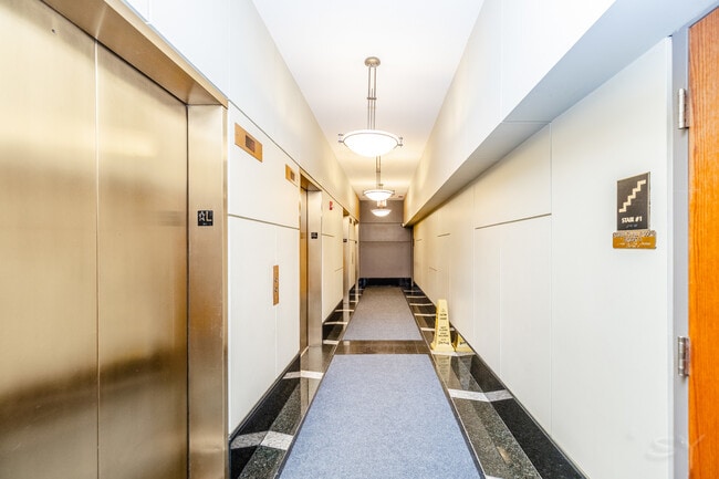 Foto del edificio - 345 N La Salle Dr