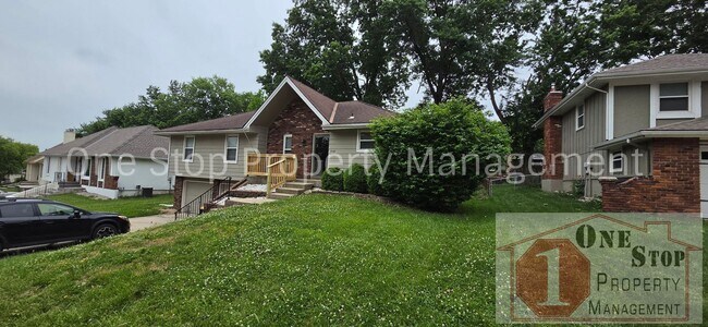 Foto del edificio - Charming 3 Bedroom, 2 Bathroom, 2 Car Garage Home in Parkville