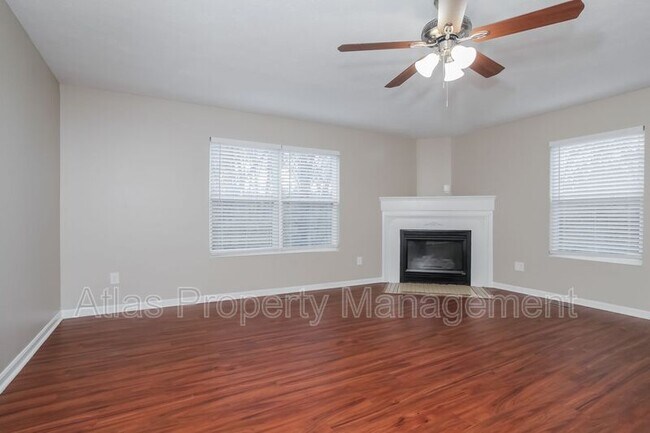 Foto del edificio - 585 Foxglove Ct