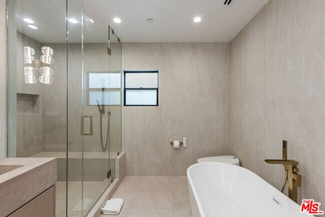 Foto del edificio - 1161 Stearns Dr