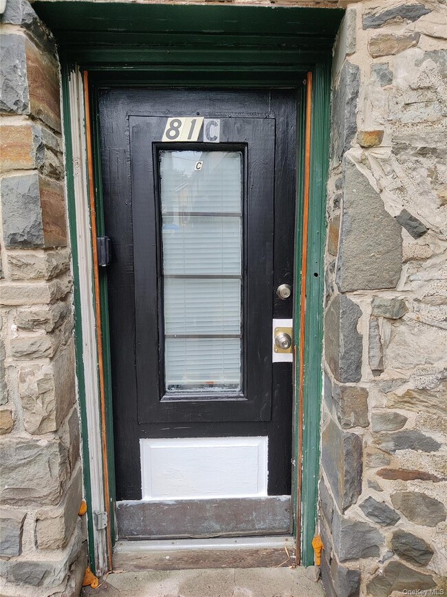Foto del edificio - 81 Vineyard Ave