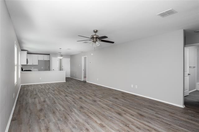 Foto del edificio - 7601 Bluebell Ln