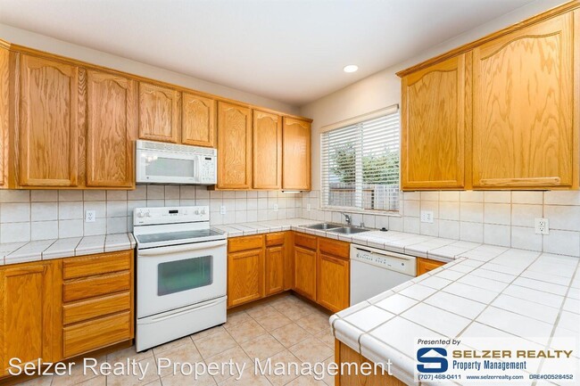 Building Photo - 3 br, 2 bath House - 3180 Van Housen Dr.