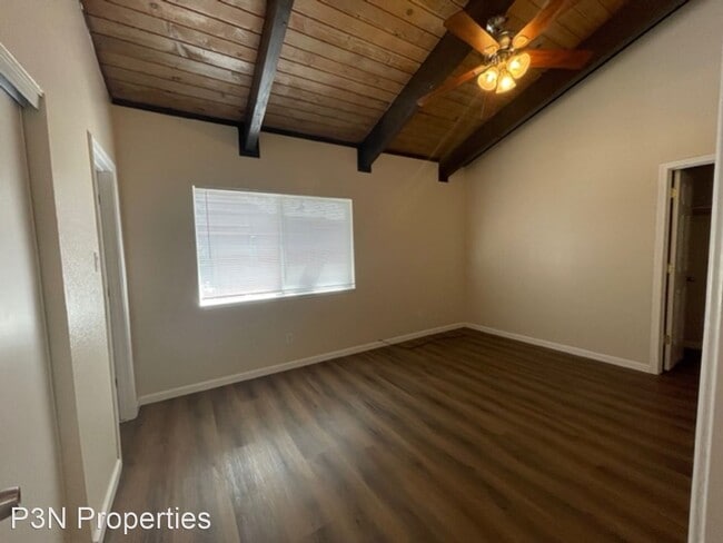 Building Photo - 2 br, 1.5 bath House - 383 Willow Court #3