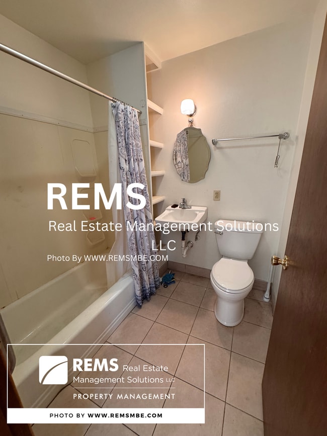 Building Photo - 500 7th St