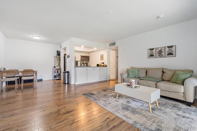 Foto del edificio - 844 NW Fork Rd