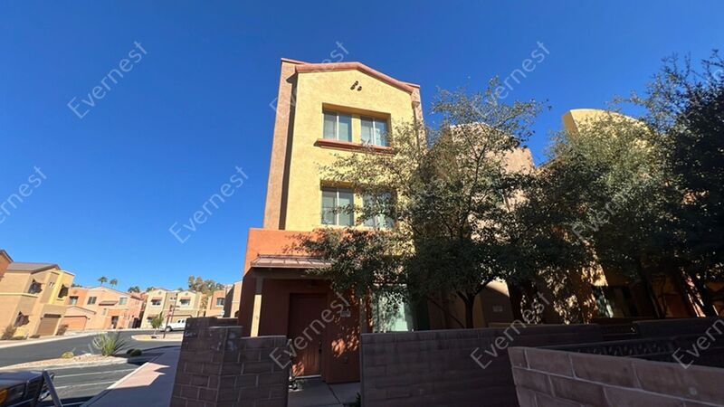 Primary Photo - 2396 E Emerald Moon Dr