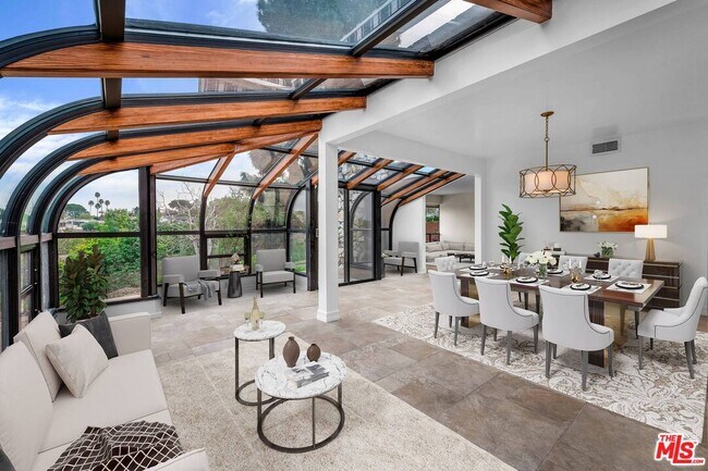 Building Photo - 3743 Palos Verdes Dr N