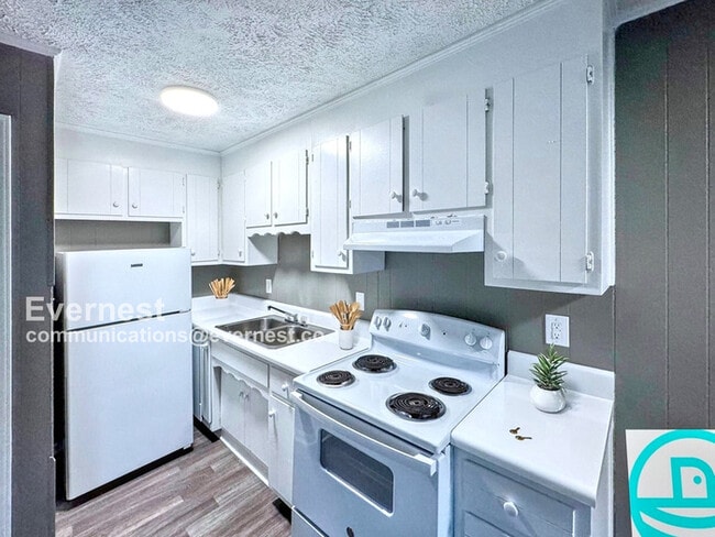 Building Photo - 5006 Alan Dr