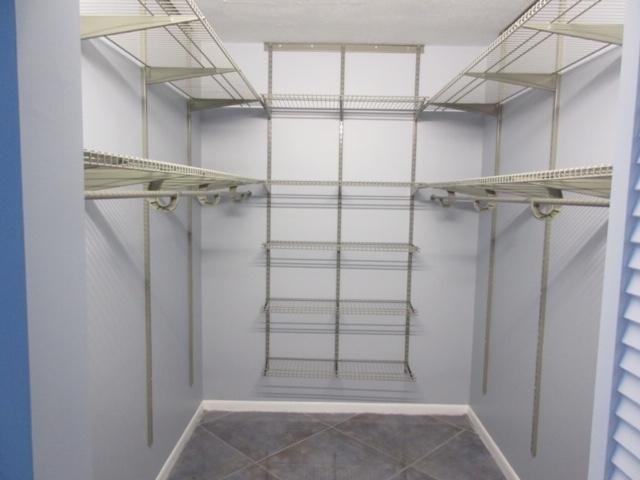 Foto del edificio - 1905 Bermuda Cir