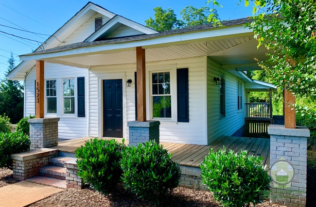 Building Photo - 1523 Hampton Ave