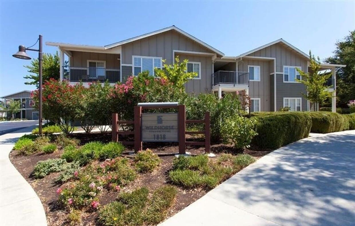 Primary Photo - 1818 Moore Blvd, #223