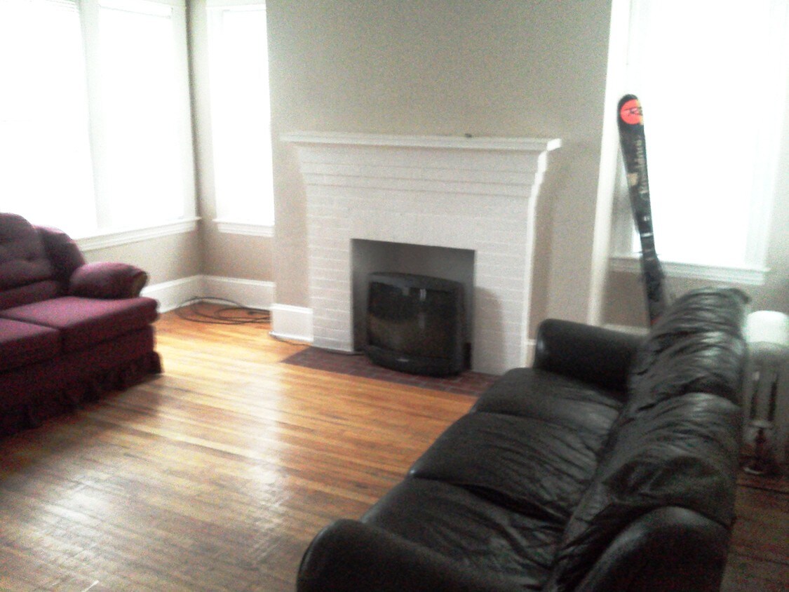 Living Room - 43 Roxbury St