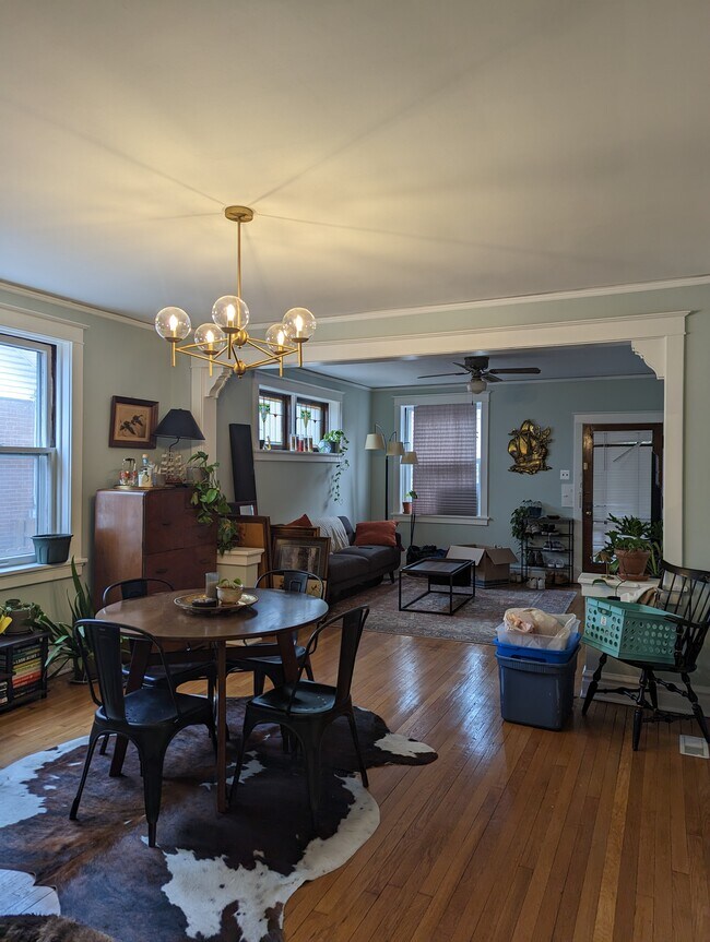Foto del edificio - 2410 Bellevue Ave