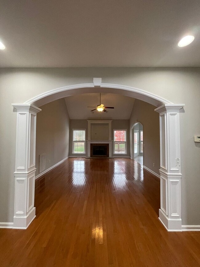 Building Photo - 4 Bedroom/2.5 Bath for Rent in Ooltewah's ...