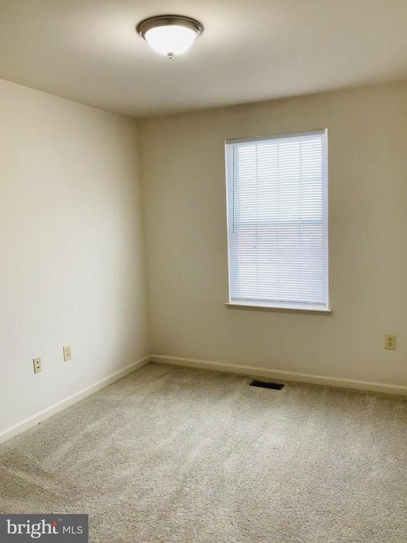 Building Photo - 24 Belladonna Ln