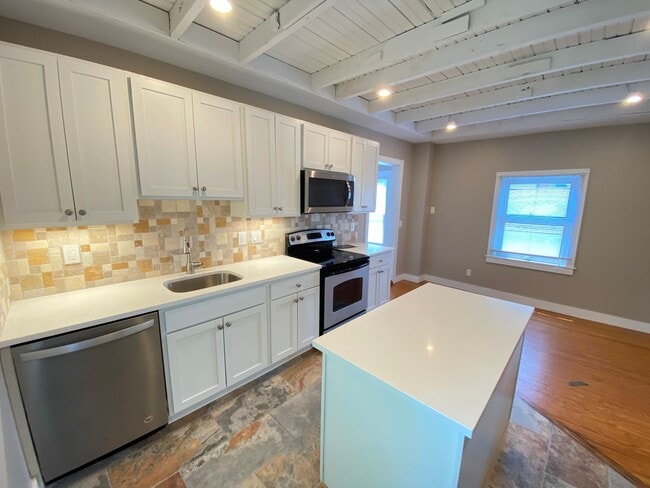 Building Photo - Hunter Ave 1273-1275 TNB