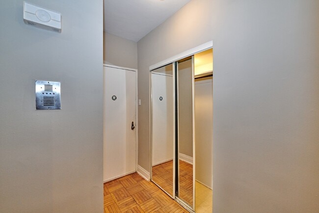 Building Photo - 5044 N Marine Dr