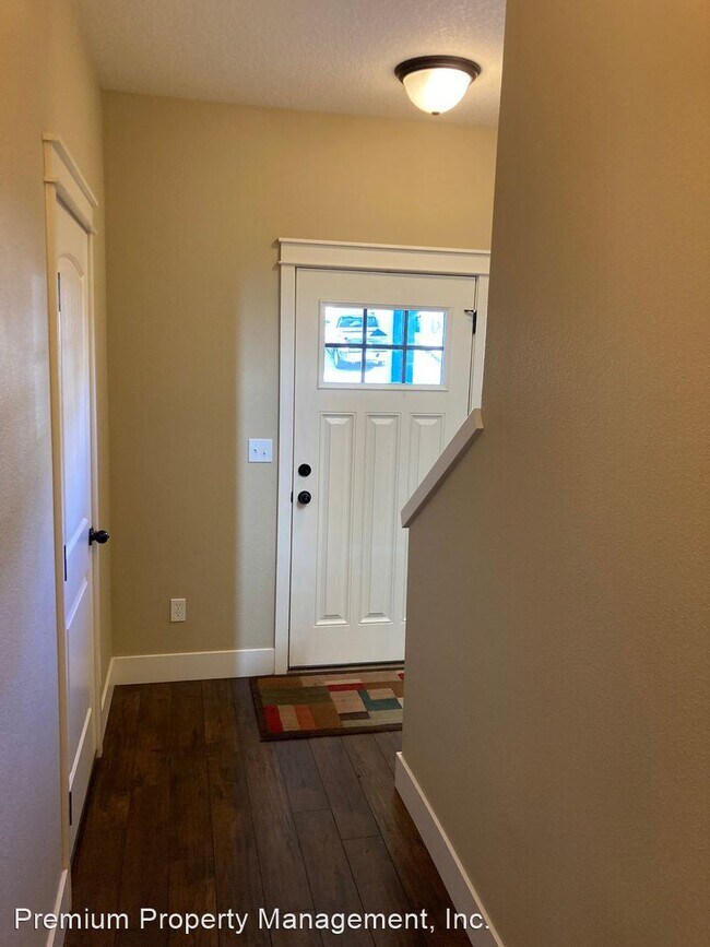 Building Photo - 3 br, 3.5 bath House - 871 Crouchen St NW