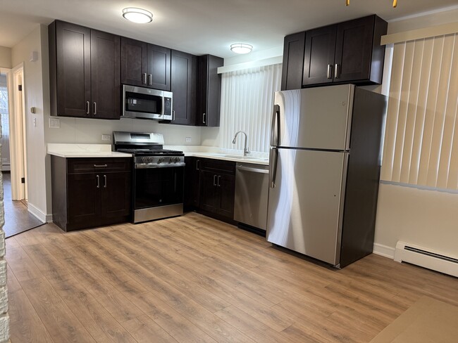 Building Photo - 2431 N 76th Ct