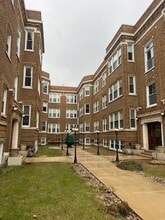 Building Photo - 6912 N Lakewood Ave