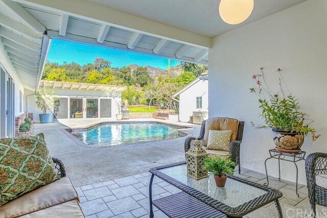 Foto del edificio - 1727 Highland Oaks Dr