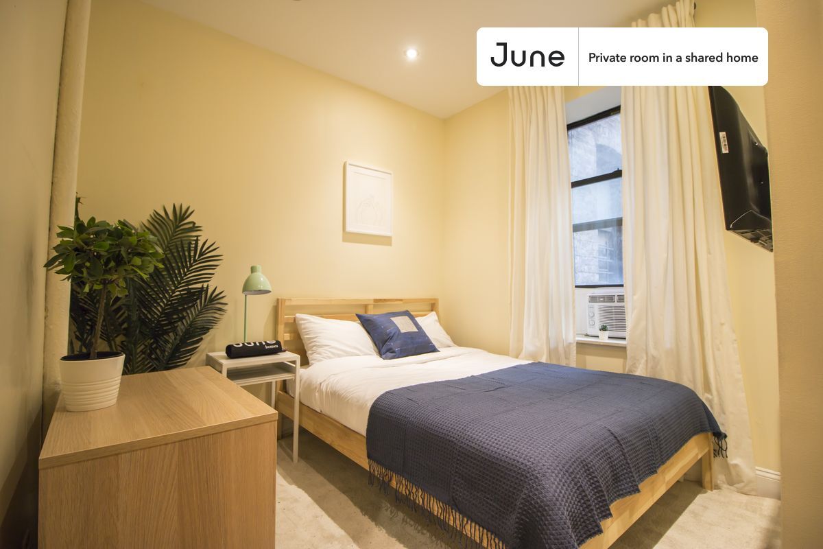 Foto principal - Room in Shared 5 bed/2 bath home