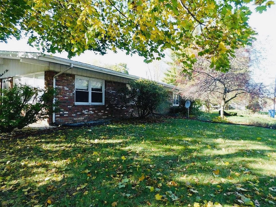 Primary Photo - 1202 Park Ave