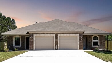 Building Photo - 1405 Natchez Trail