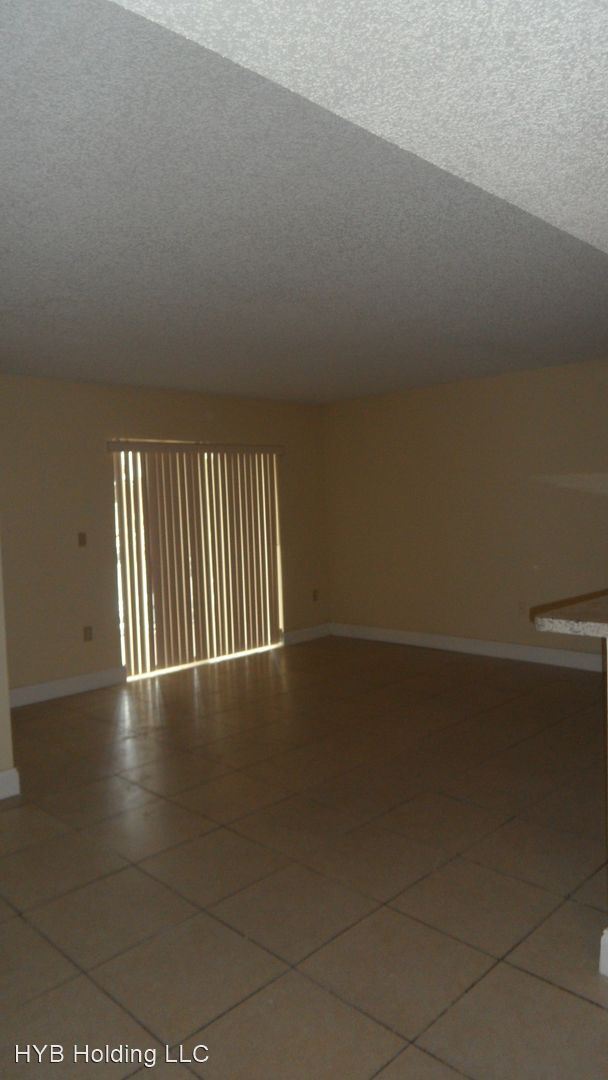 Foto del edificio - 2 br, 2 bath House - 351 Palm Way, Unit 201