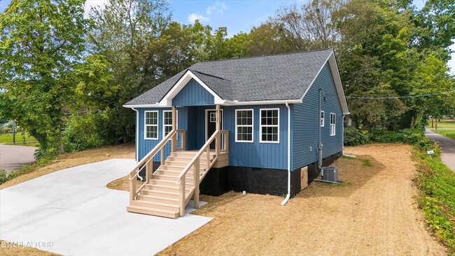Building Photo - 4131 Porter Ave