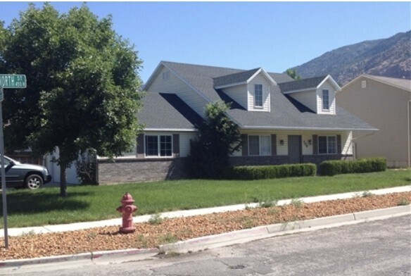 Building Photo - 540 E 450 N