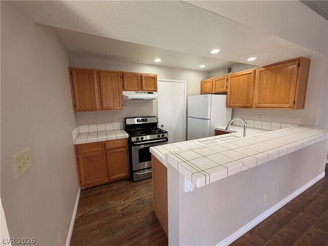 Building Photo - 7570 W Flamingo Rd