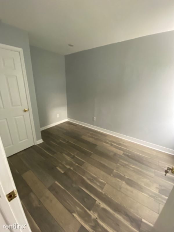 Building Photo - Studio, 1 bath Apartment - 540 E Penn St