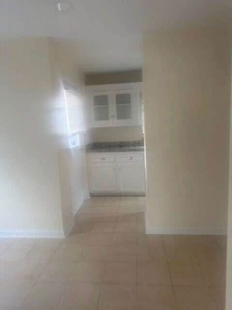 Foto del edificio - 8459 Howard Dr