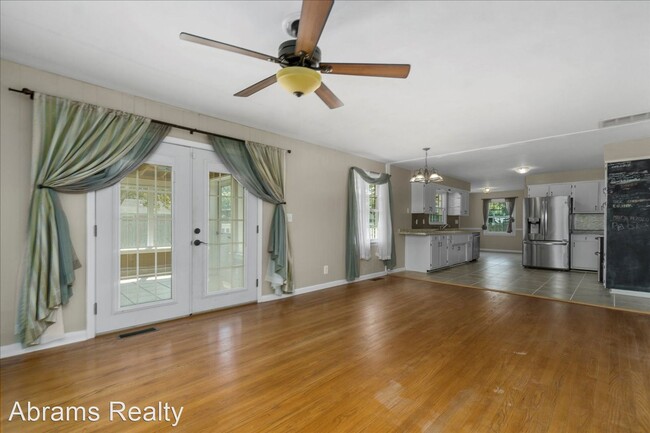 Building Photo - 3 br, 2 bath House - 8044 Camellia Rd
