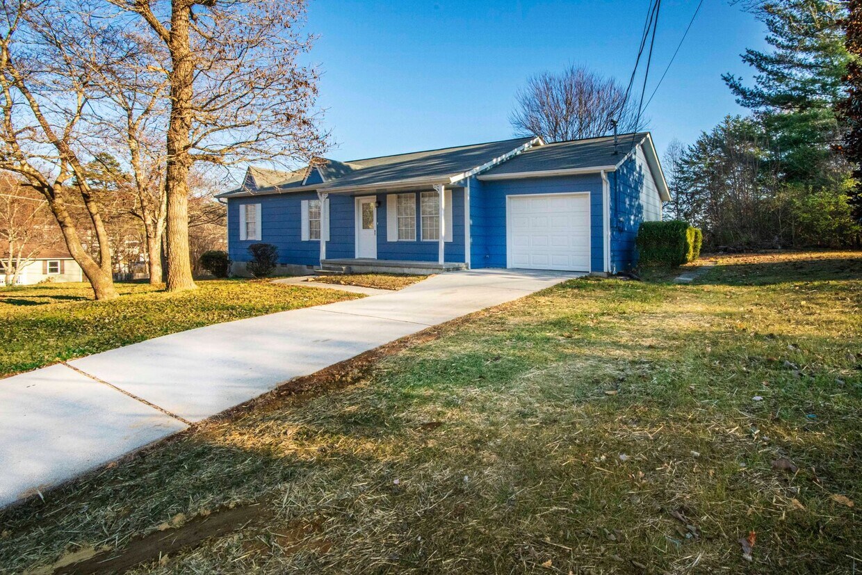 6600 Woodcock Cir, Knoxville, TN 37923 House Rental in Knoxville, TN