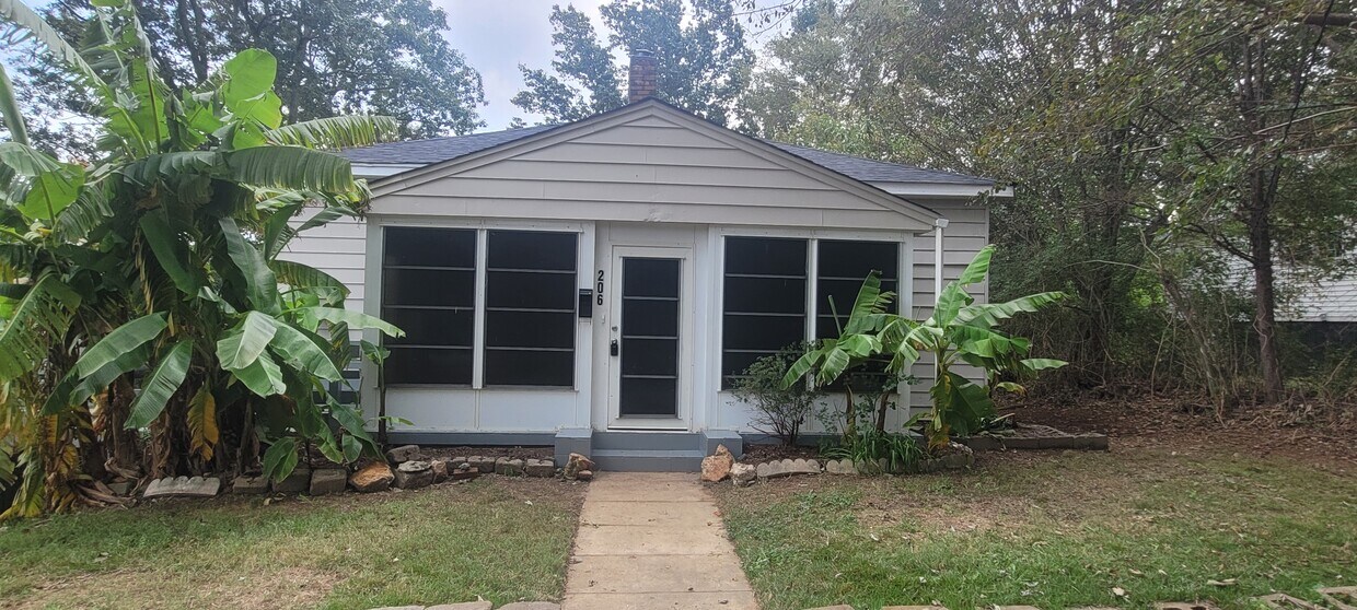 Primary Photo - 206 Cranford Dr