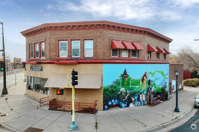 Building Photo - Brick and Beam Flats