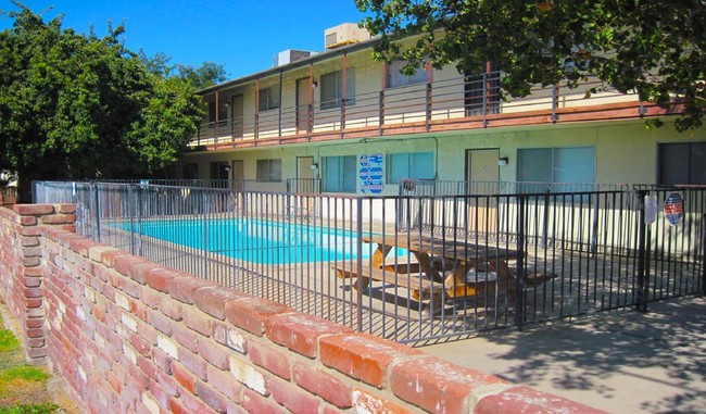 Foto del edificio - H Street Apartments