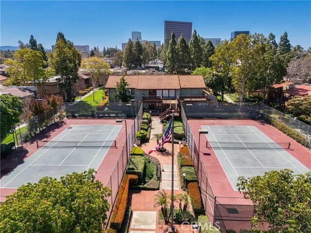 Foto del edificio - 1030 W MacArthur Blvd